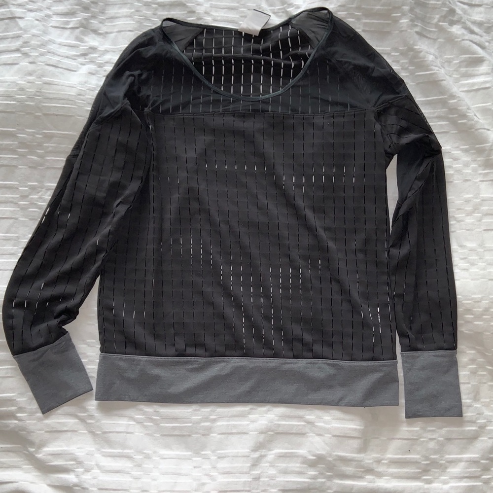 Nike Mesh Pullover — Medium